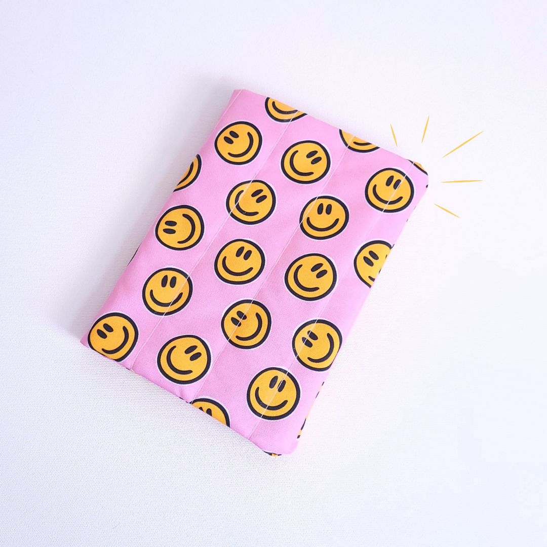 Protège-carnet de santé imperméable pour chiens et bébés, facile à enfiler, évite les oublis, tendance et fabriqué à la main en France mode 2024