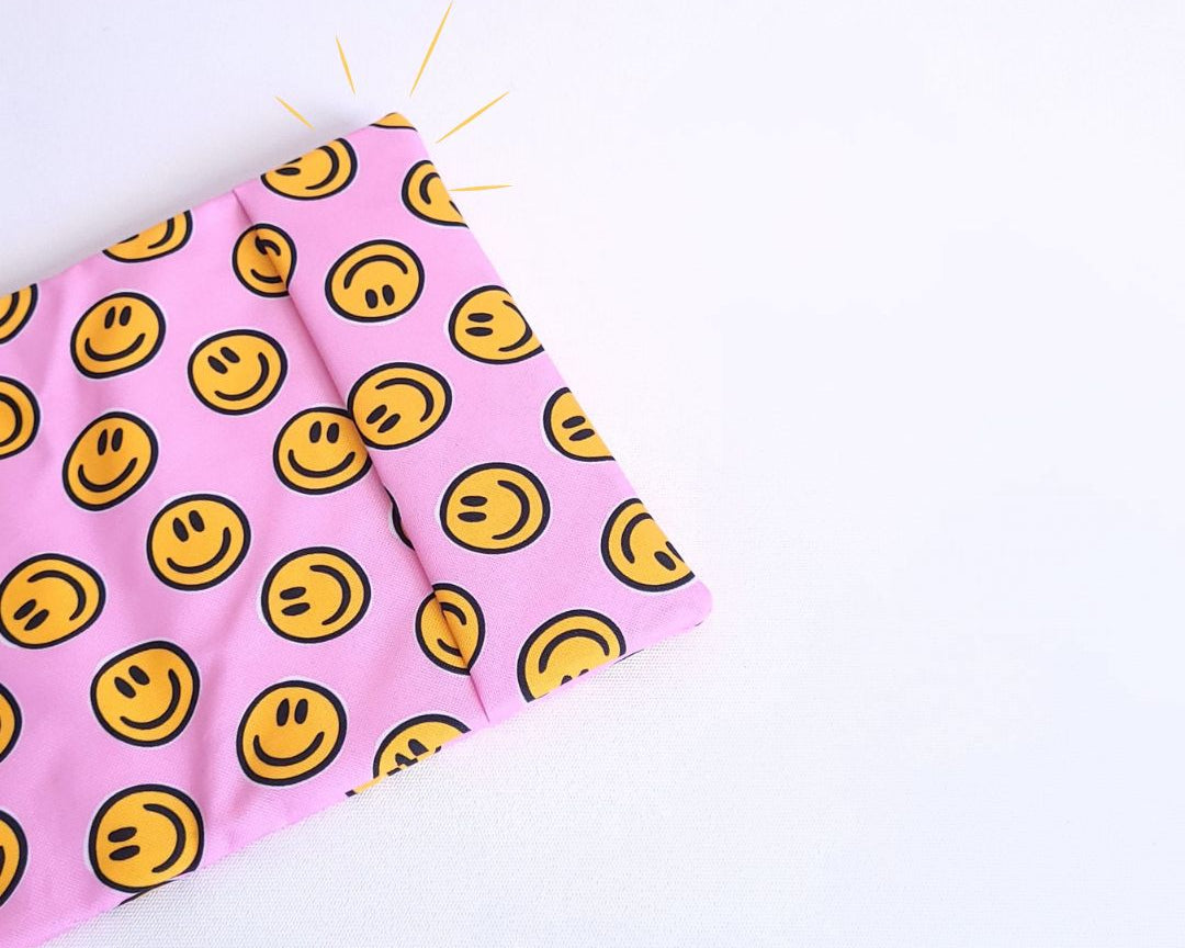 Protège-carnet de santé imperméable pour chiens et bébés, facile à enfiler, évite les oublis, tendance et fabriqué à la main en France